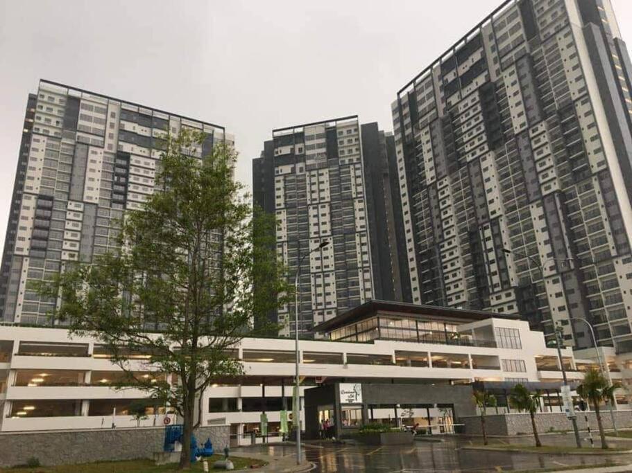 Ss Condostay Residensi Lili, Nilai Nearby Klia, Usim - Infinity Pool, Wifi, Smart Tv Extérieur photo